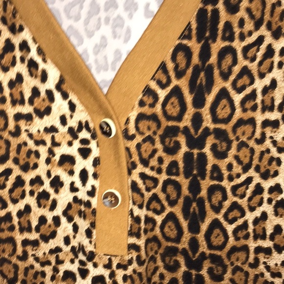 Cheetah print top - Picture 3 of 3